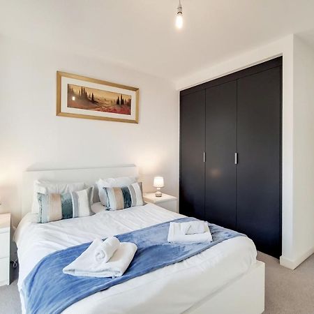 Deluxe One Bed Apartment By London Excel Exterior foto